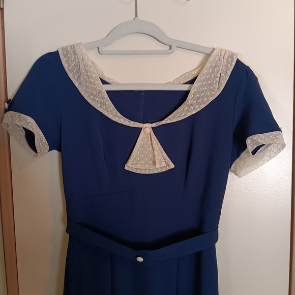 Stop Staring Raileen Navy & Cream 1940s Style Midi Dress Form Fitting Cap Sleeve - Picture 7 of 12